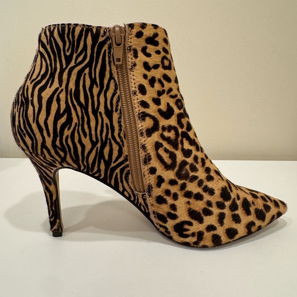 EXPRESS Calf Hair Animal Print Stiletto Ankle Boots 🔥 - Picture 4 of 16